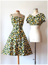 Charger l'image dans la galerie, 1950s - Spectacular Parisien Lemons Print Bolero Dress - W27.5 (70cm)