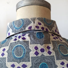 Charger l'image dans la galerie, 1950s - MARYFORD - Gorgeous Printed Cotton Blouse - Sz 44