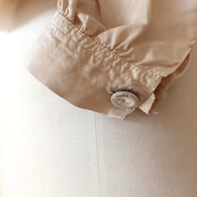 Cargar imagen en el visor de la galería, 1940s - Exquisite Parisian Embroidered Silk Blouse - Sz M