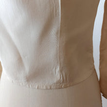 Cargar imagen en el visor de la galería, 1940s - Exquisite Parisian Embroidered Silk Blouse - Sz M