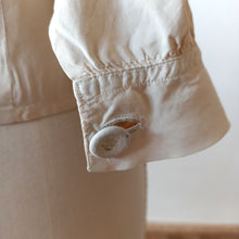 Cargar imagen en el visor de la galería, 1940s - Exquisite Parisian Embroidered Silk Blouse - Sz M