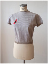Laden Sie das Bild in den Galerie-Viewer, 1960s - SUBLYM, Spain - Deadstock Beige Knit Top - Sz 4