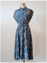 Cargar imagen en el visor de la galería, 1940s - Ultragorgeous Pigeon Blue Floral Rayon Dress - W28.5 (72cm)