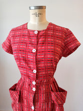 Charger l'image dans la galerie, 1950s - Adorable Red Cotton Pockets Dress - W33 (84cm)