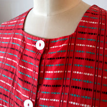 Charger l'image dans la galerie, 1950s - Adorable Red Cotton Pockets Dress - W33 (84cm)