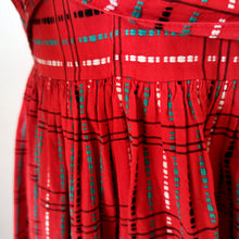 Charger l'image dans la galerie, 1950s - Adorable Red Cotton Pockets Dress - W33 (84cm)
