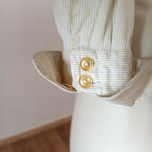 Charger l'image dans la galerie, 1950s - Lovely Striped Cotton Blouse - W29 (74cm)