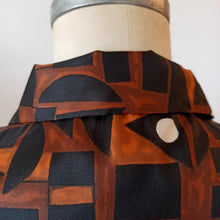 Charger l'image dans la galerie, 1950s 1960s - Fabulous Geometric Satin Blouse - Sz L/XL
