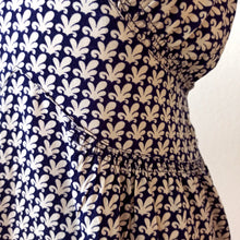Charger l'image dans la galerie, 1940s - Gorgeous Lantern Sleeves Rayon Dress - W28.5 (72cm)