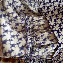 Charger l'image dans la galerie, 1940s - Gorgeous Lantern Sleeves Rayon Dress - W28.5 (72cm)