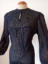 Cargar imagen en el visor de la galería, 1930s - Exquisite Art Deco Ink Blue Sheer Dress - W39 (100cm)