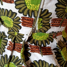 Charger l'image dans la galerie, 1950s - Stunning Novelty Sunflowers Barkcloth Dress - W26 (66cm)