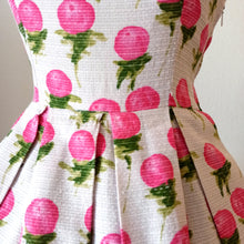 Charger l'image dans la galerie, 1950s 1960s - Adorable Floral Print Cotton Dress - W27.5 (70cm)