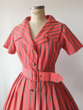 Charger l'image dans la galerie, 1950s 1960s - Fabulous Salmon Pink Striped Cotton Dress - W30 (76cm)