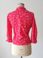 Charger l'image dans la galerie, 1940s 1950s - Adorable Pink Novelty Print Cotton Blouse - Sz 42