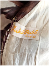 Charger l'image dans la galerie, 1950s - HADUCK MODELLE, Berlin - Stunning Roseprint Rayon Silk Dress - W29 (74cm)