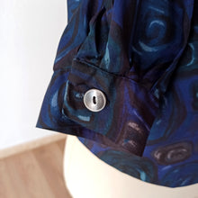Charger l'image dans la galerie, 1960s - Amazing Blue Abstract Blouse - Sz 38