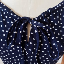 Laden Sie das Bild in den Galerie-Viewer, 1970s - EXCLUSIVE FASHION - Summer Dotted Dress - Sz 40 - W31 (78cm)