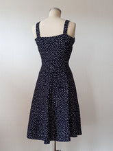 Laden Sie das Bild in den Galerie-Viewer, 1970s - EXCLUSIVE FASHION - Summer Dotted Dress - Sz 40 - W31 (78cm)