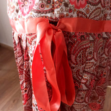 Carica l'immagine nel visualizzatore di Gallery, 1960s - Gorgeous Satin Silk Dress - W30 (76cm)