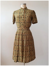 Charger l'image dans la galerie, 1960s - Does 30s 40s Rayon Silk Dress - W29 (74cm)