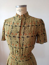 Charger l'image dans la galerie, 1960s - Does 30s 40s Rayon Silk Dress - W29 (74cm)