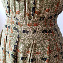 Charger l'image dans la galerie, 1960s - Does 30s 40s Rayon Silk Dress - W29 (74cm)