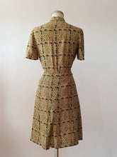 Charger l'image dans la galerie, 1960s - Does 30s 40s Rayon Silk Dress - W29 (74cm)