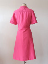 Laden Sie das Bild in den Galerie-Viewer, 1960s 1970s - SIXTH SENSE - Pink Dress - W33 (84cm)