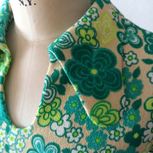 Load image into Gallery viewer, 1960s - Fabulous Green Floral Dress - W31 (80cm)