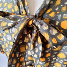 Charger l'image dans la galerie, 1960s - 2pc Abstract Satin Set - W29 (74cm)