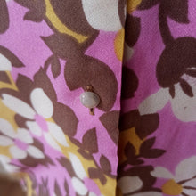 Laden Sie das Bild in den Galerie-Viewer, 1960s - HHKG, Germany - Stunning Floral Blouse - Sz 53