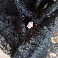 Laden Sie das Bild in den Galerie-Viewer, 1960s - Precious Black Lace Bolero - Sz 38