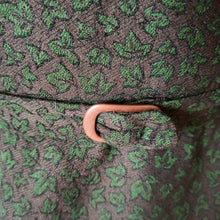 Carica l'immagine nel visualizzatore di Gallery, 1960s - Delicious Green Leaves Gab Wool Dress - W29 (74cm)