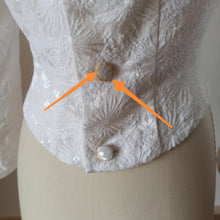 Carica l'immagine nel visualizzatore di Gallery, 1960s - Gorgeous White Bridal Cotton Top - W30 (76cm)