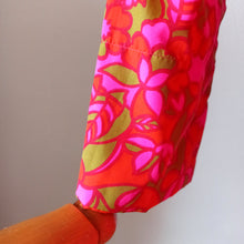 Laden Sie das Bild in den Galerie-Viewer, 1960s - R-O-M-A, France - Fabulous Springtime Coat - Sz M/L