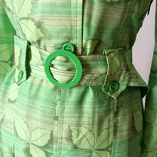 Laden Sie das Bild in den Galerie-Viewer, 1960s 1970s - Stunning Green Buckle Dress - W27.5 (70cm)