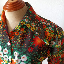 Load image into Gallery viewer, 1970s - Lovely Colorful Floral Dress - W27.5 (70cm)