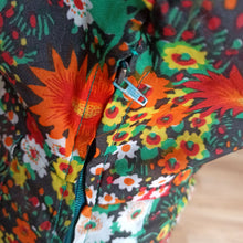 Load image into Gallery viewer, 1970s - Lovely Colorful Floral Dress - W27.5 (70cm)