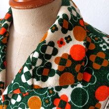 Carica l'immagine nel visualizzatore di Gallery, 1960s 1970s - Geometric Print Cozy Dress - W32 (82cm)