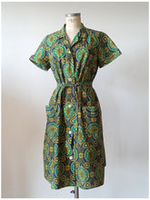 Load image into Gallery viewer, 1960s - Gorgeous Printed Cotton Home-Dress - Sz 44