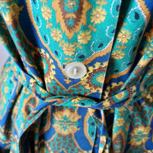 Load image into Gallery viewer, 1960s - Gorgeous Printed Cotton Home-Dress - Sz 44