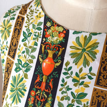 Charger l'image dans la galerie, 1960s - Cute Novelty Rayon Beach Dress - Sz 44