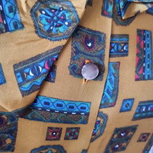 Laden Sie das Bild in den Galerie-Viewer, 1960s - TRICEL - Elegant Printed Satin Blouse - Sz 44