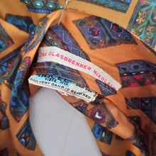 Laden Sie das Bild in den Galerie-Viewer, 1960s - TRICEL - Elegant Printed Satin Blouse - Sz 44