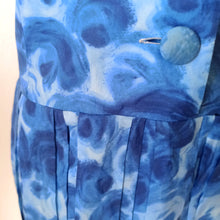 Laden Sie das Bild in den Galerie-Viewer, 1960s - MA ROBE, France - Gorgeous Blue Dress - Sz 46