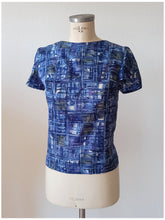 Charger l'image dans la galerie, 1960s - AUX TROIS QUARTIERS, Paris - Abstract Satin Blouse