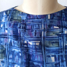 Charger l'image dans la galerie, 1960s - AUX TROIS QUARTIERS, Paris - Abstract Satin Blouse