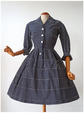 Load image into Gallery viewer, 1950s 1960s - DAHLMODELLER, Netherlands - Exquisite Striped Dress - W25 (64cm)