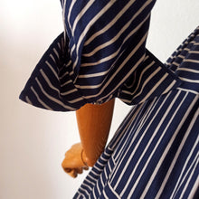 Load image into Gallery viewer, 1950s 1960s - DAHLMODELLER, Netherlands - Exquisite Striped Dress - W25 (64cm)